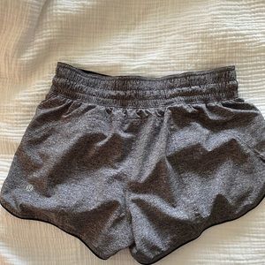 Reversible LULULEMON size 6 women’s shorts